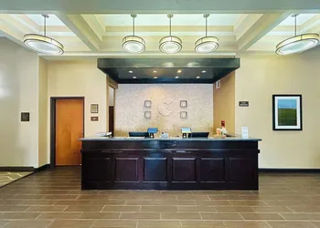 Comfort Inn & Suites Independence hotel thumbnail 3