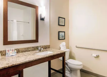 Comfort Inn & Suites Independence hotel thumbnail 6