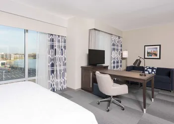 Hampton Inn & Suites Indianapolis-Keystone hotel thumbnail 6