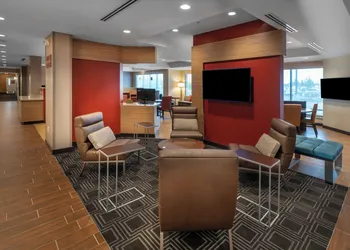 TownePlace Suites by Marriott Milwaukee Oak Creek hotel thumbnail 2