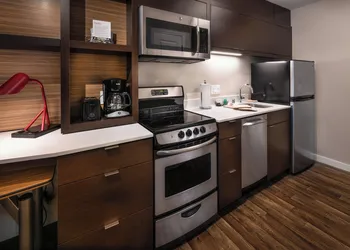 TownePlace Suites by Marriott Milwaukee Oak Creek hotel thumbnail 8