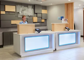 Holiday Inn Express & Suites-Cincinnati North - Liberty Way by IHG hotel thumbnail 2