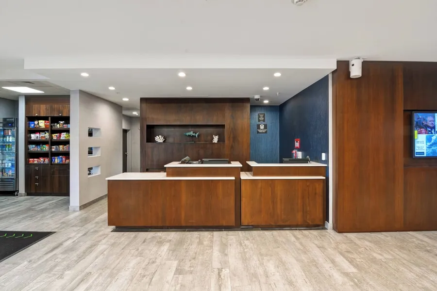 Courtyard by Marriott Long Island Islip/Courthouse Complex hotel detail image 2