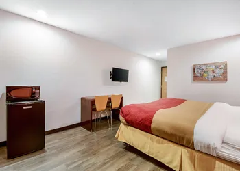 Econo Lodge Franklin hotel thumbnail 4