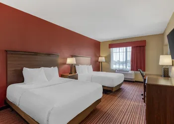 Best Western Plus Hudson Hotel & Suites hotel thumbnail 7