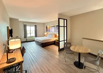 Days Inn & Suites by Wyndham Houston / West Energy Corridor hotel thumbnail 7