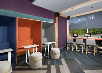 Tru by Hilton McDonough hotel thumbnail 4