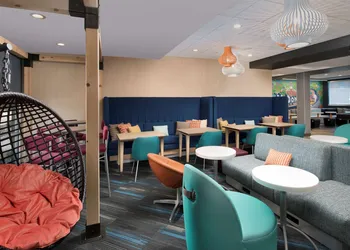 Tru by Hilton McDonough hotel thumbnail 6