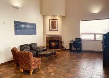 Aurora Park Inn & Suites hotel thumbnail 2
