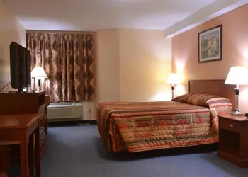 Aurora Park Inn & Suites hotel thumbnail 4