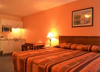 Aurora Park Inn & Suites hotel thumbnail 7