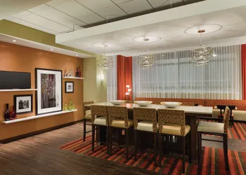 Hampton Inn St. Albans hotel thumbnail 2