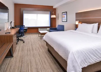 Holiday Inn Express & Suites Farmville by IHG hotel thumbnail 4