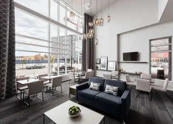 Hampton Inn & Suites by Hilton Quebec City Levis hotel thumbnail 5