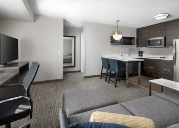 Residence Inn by Marriott Milwaukee North/Glendale hotel thumbnail 4