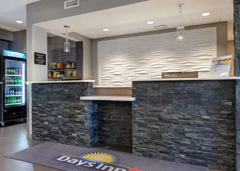 Days Inn & Suites by Wyndham Warman hotel thumbnail 6