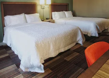 Hampton Inn & Suites Moore hotel thumbnail 5