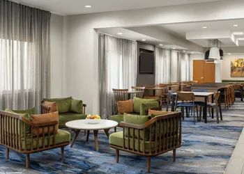 Fairfield Inn & Suites Minneapolis St. Paul / Roseville hotel thumbnail 4