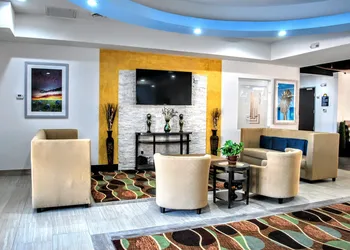 Days Inn & Suites by Wyndham Lubbock Medical Center hotel thumbnail 7