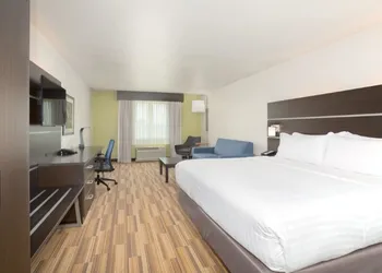 Holiday Inn Express & Suites Rapid City - Rushmore South by IHG hotel thumbnail 3