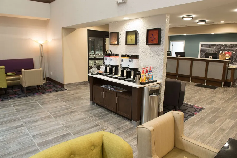 Hampton Inn & Suites Bay City hotel detail image 6