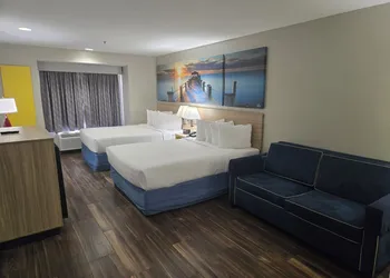 Days Inn & Suites by Wyndham Tampa/Raymond James Stadium hotel thumbnail 4