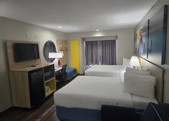 Days Inn & Suites by Wyndham Tampa/Raymond James Stadium hotel thumbnail 5