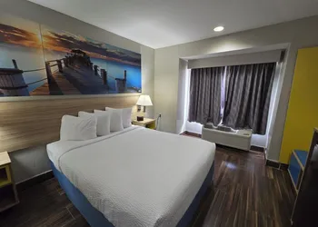 Days Inn & Suites by Wyndham Tampa/Raymond James Stadium hotel thumbnail 6