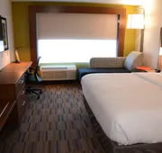 Holiday Inn Express & Suites Pittsburgh - Monroeville by IHG hotel detail image 4