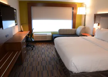 Holiday Inn Express & Suites Pittsburgh - Monroeville by IHG hotel thumbnail 4