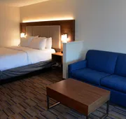 Holiday Inn Express & Suites Pittsburgh - Monroeville by IHG hotel detail image 7