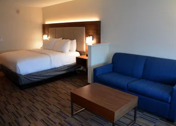 Holiday Inn Express & Suites Pittsburgh - Monroeville by IHG hotel thumbnail 7