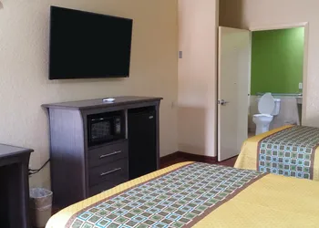 Americas Best Value Inn & Suites Houston NE hotel thumbnail 3