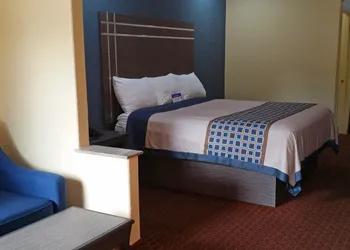 Americas Best Value Inn & Suites Houston NE hotel thumbnail 7