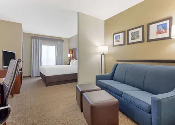 Comfort Suites West Dallas - Cockrell Hill hotel thumbnail 6