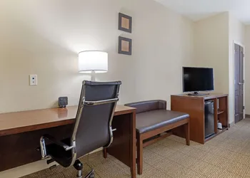 Comfort Suites West Dallas - Cockrell Hill hotel thumbnail 7
