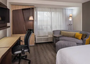 Courtyard by Marriott Temecula Murrieta hotel thumbnail 8