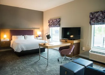 Hampton Inn & Suites by Hilton Warrington Horsham hotel thumbnail 5
