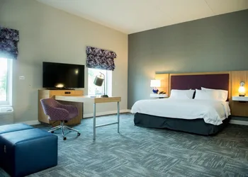 Hampton Inn & Suites by Hilton Warrington Horsham hotel thumbnail 8