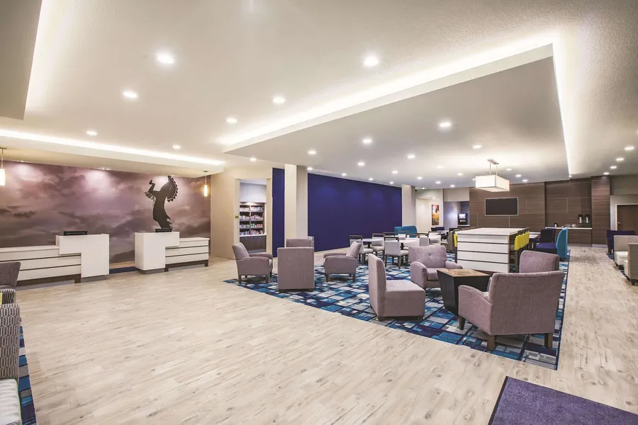 La Quinta Inn & Suites by Wyndham Wichita Northeast hotel detail image 2