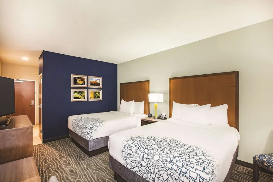 La Quinta Inn & Suites by Wyndham Wichita Northeast hotel detail image 6