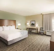 La Quinta Inn & Suites by Wyndham Wichita Northeast hotel detail image 7