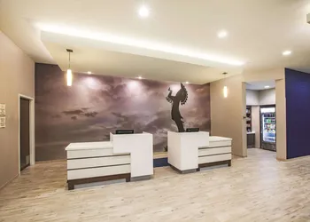 La Quinta Inn & Suites by Wyndham Wichita Northeast hotel thumbnail 3