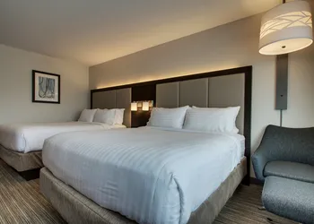 Holiday Inn Express & Suites Mount Vernon by IHG hotel thumbnail 7