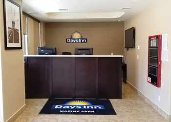 Days Inn by Wyndham Brooklyn Marine Park hotel thumbnail 2