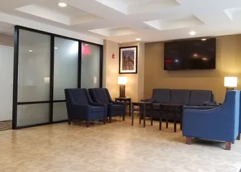 Days Inn by Wyndham Brooklyn Marine Park hotel thumbnail 4