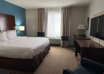 Days Inn by Wyndham Brooklyn Marine Park hotel thumbnail 8