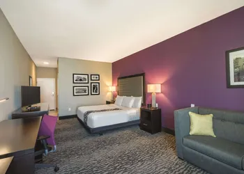 La Quinta Inn & Suites by Wyndham Memphis Downtown hotel thumbnail 8