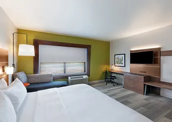 Holiday Inn Express & Suites Chanute by IHG hotel thumbnail 3