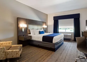 Best Western Plus Roland Inn & Suites hotel thumbnail 6